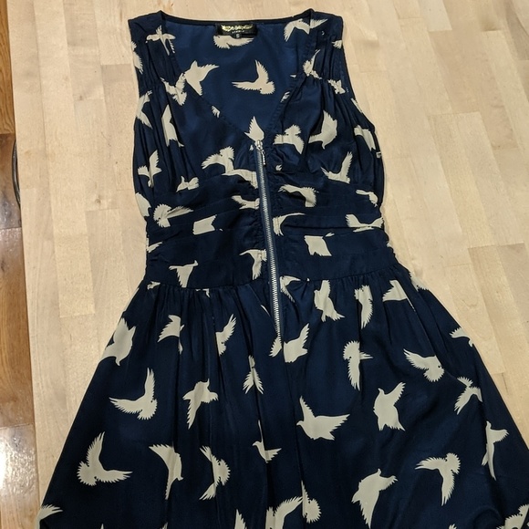 Dress - Picture 1 of 4